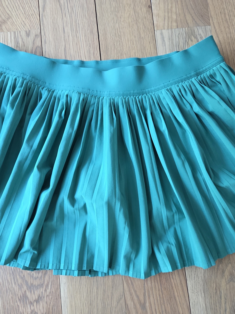 lululemon athletica Cascadia Green Pleated High-Rise Tennis Skirt - Picture 2 of 6